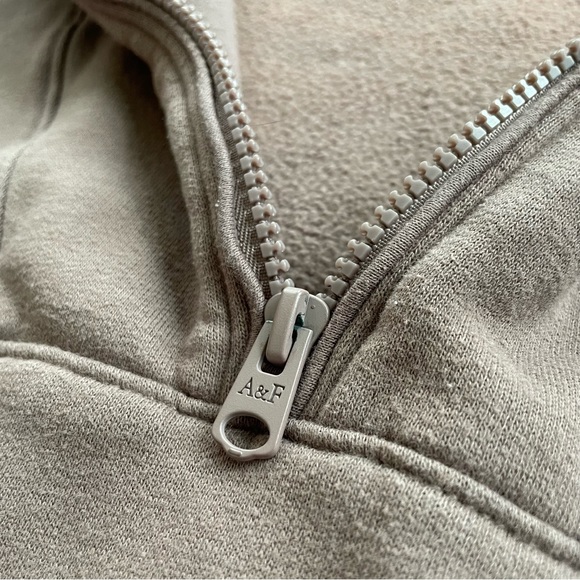 Abercrombie & Fitch, Medium, soft collection half zip sweatshirt - Picture 2 of 10